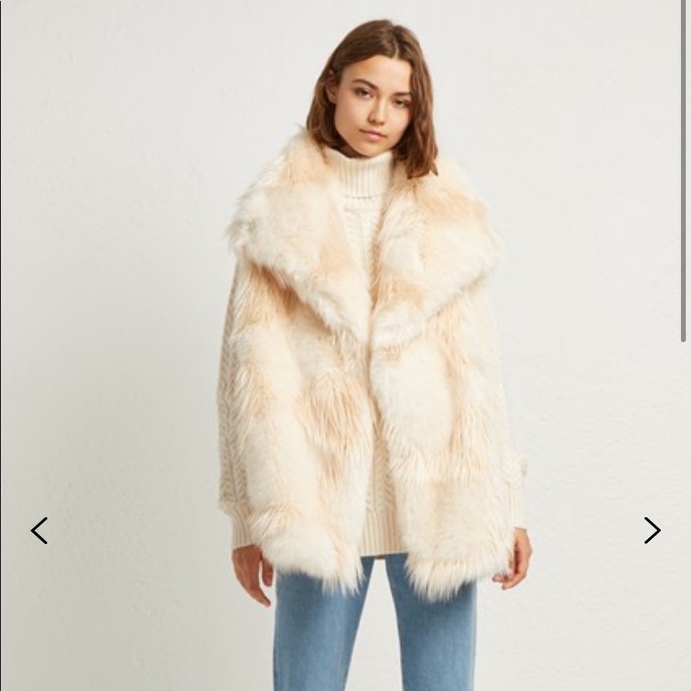 French Connection MARION FAUX FUR WRAP VEST/ GILET